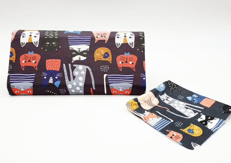 cat folding glasses case back view
