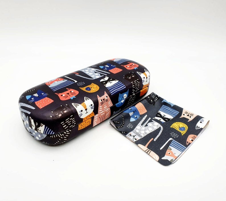 cat hard glasses case angle view