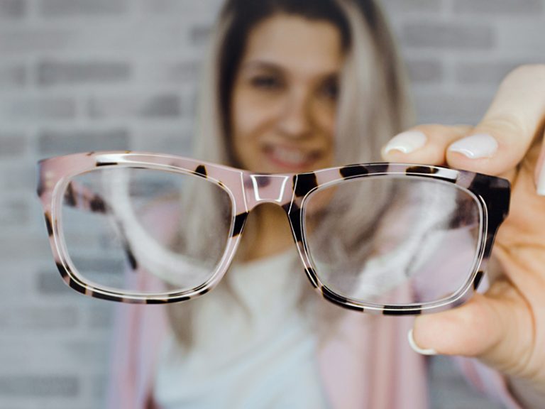 Guide to Select Suitable Eye-frame Material